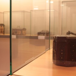 Caixa octogonal exposada a l’Espai 2
