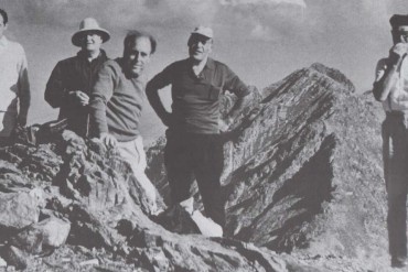 Andreu Colomer i Munmany amb uns amics al cim del Nou Creus (Fons de la família Coll-Bardolet)